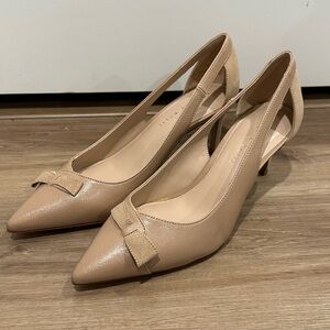 NWT Kelly & Katie Tan Beige Heels, Bow Details and Cutout Sides, Size 9!